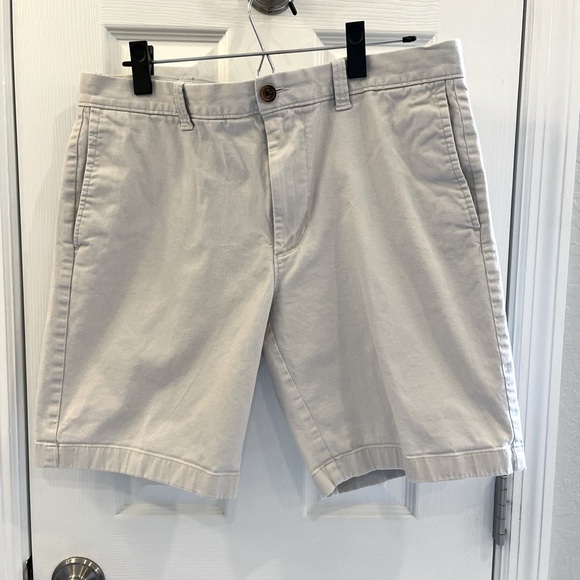 J.Crew Factory Men’s 34 Light Khaki Flat Front Chino Short Like New Condition - Picture 3 of 5